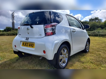 Used Toyota IQ 2013 for sale - 79418371: Photo