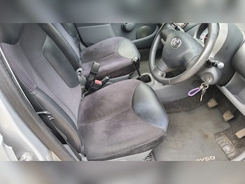 Used Toyota AYGO 2011 for sale - 75861684: Photo