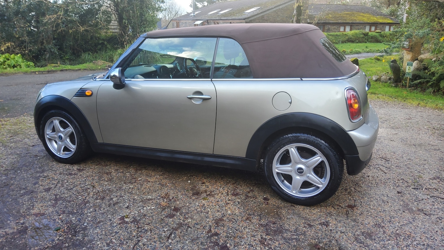 Used MINI Convertible 2010 for sale - 77378821: Photo 22