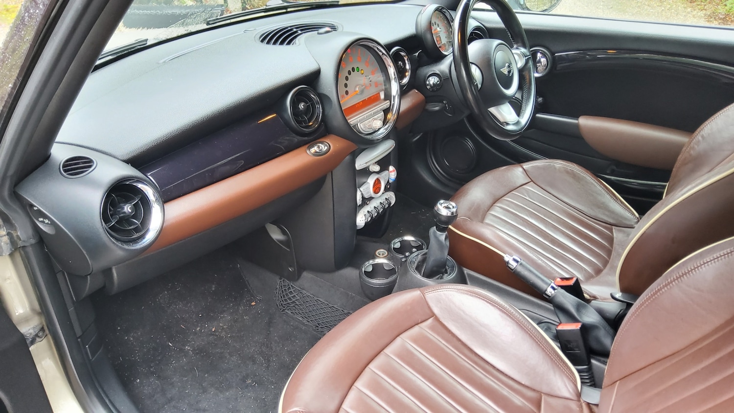 Used MINI Convertible 2010 for sale - 77378821: Photo 6