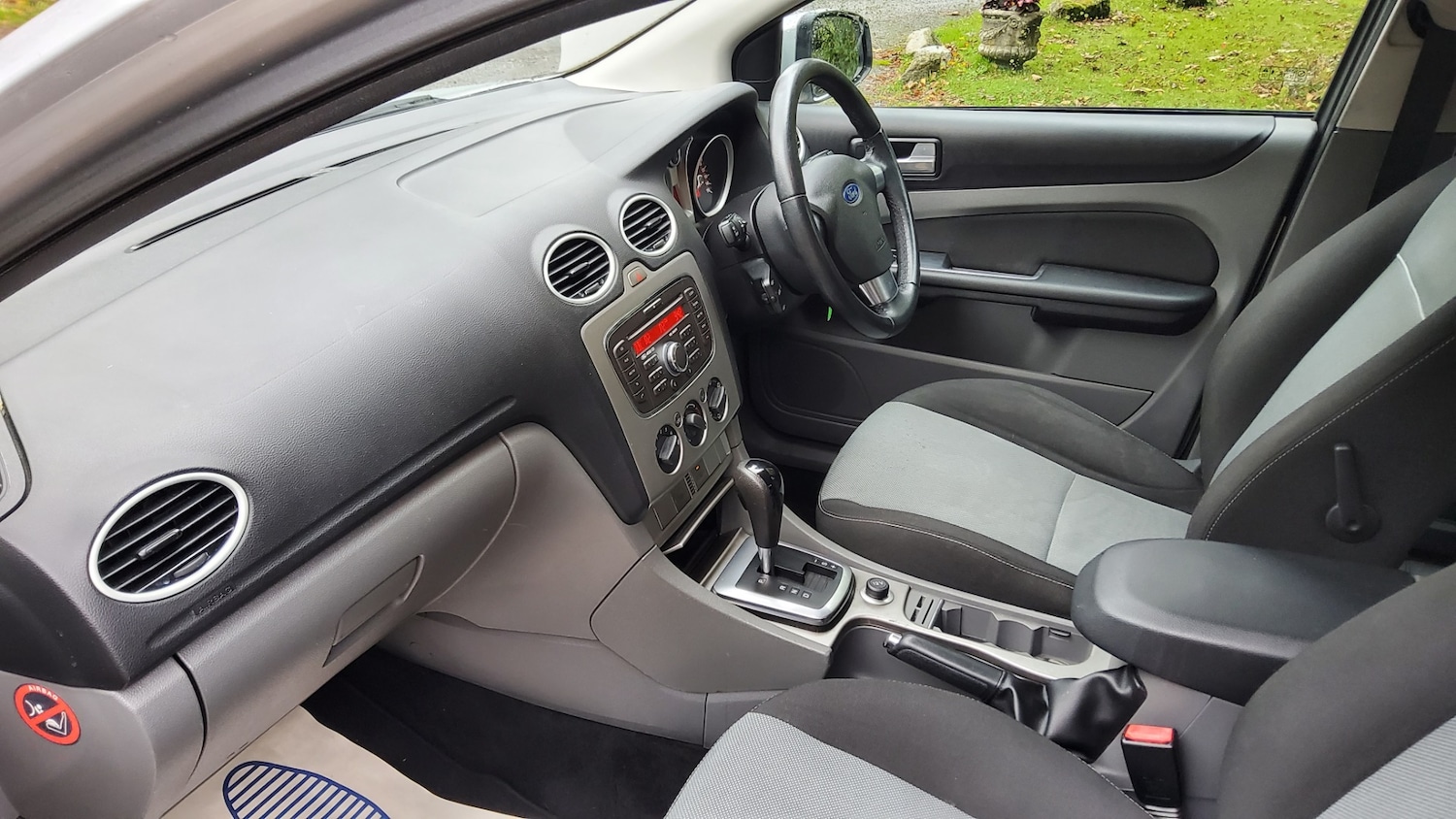 Used Ford Focus 2010 for sale - 76421828: Photo 14