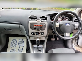 Used Ford Focus 2010 for sale - 76421828: Photo