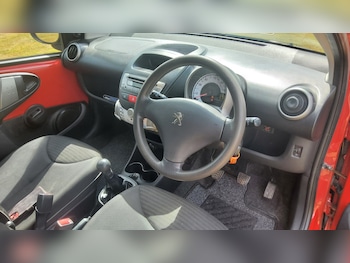 Used Peugeot 107 2012 for sale - 79560398: Photo
