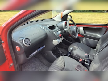 Used Peugeot 107 2012 for sale - 79560398: Photo