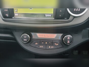 Used Toyota Yaris 2011 for sale - 77406484: Photo