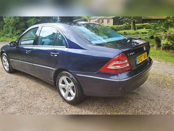 Used Mercedes-Benz C-Class 2007 for sale - 75985290: Photo