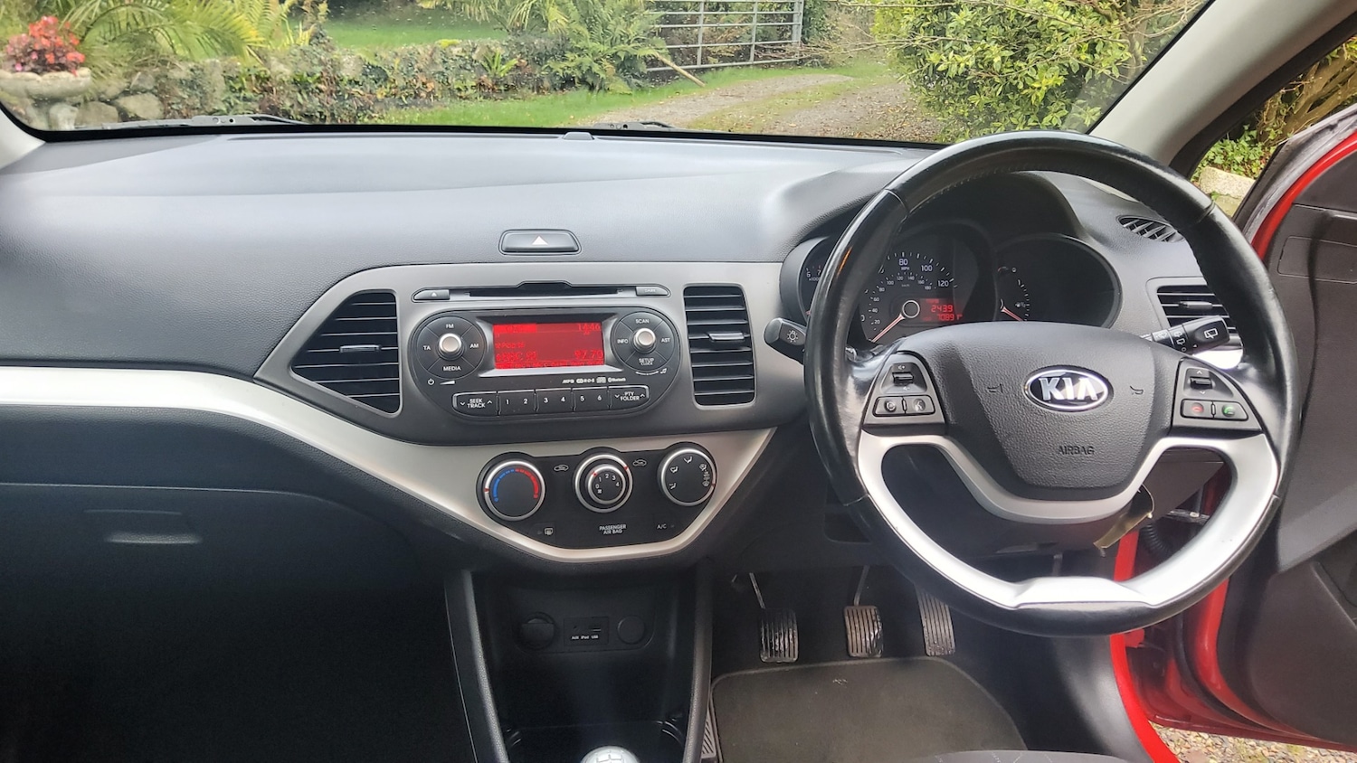 Used Kia Picanto 2014 for sale - 76611497: Photo 8