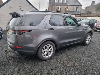 Used Land Rover Discovery 2018 for sale - 77465621: Photo