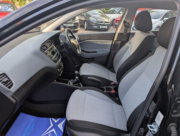 Used Hyundai i20 2015 for sale - 76058148: Photo 15