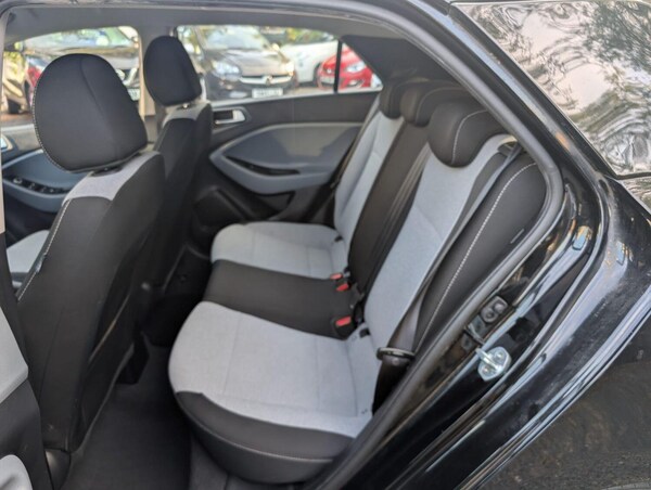 Used Hyundai i20 2015 for sale - 76058148: Photo 18