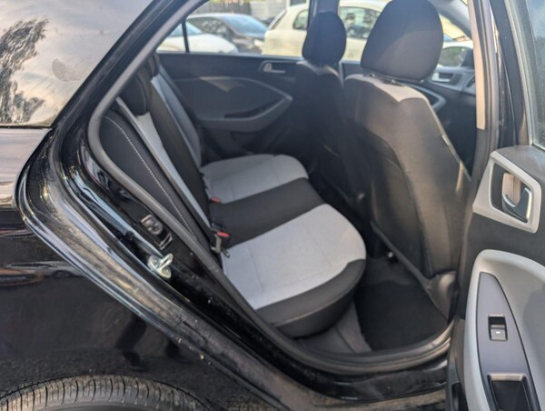 Used Hyundai i20 2015 for sale - 76058148: Photo 20