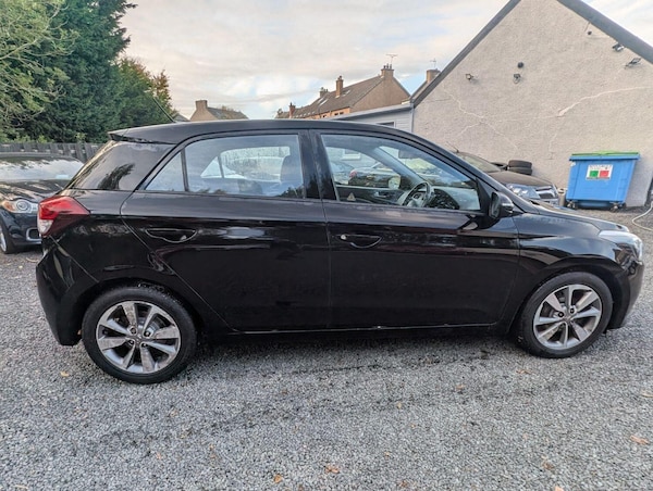 Used Hyundai i20 2015 for sale - 76058148: Photo 9