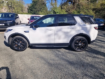 Used Land Rover Discovery Sport 2017 for sale - 78228960: Photo