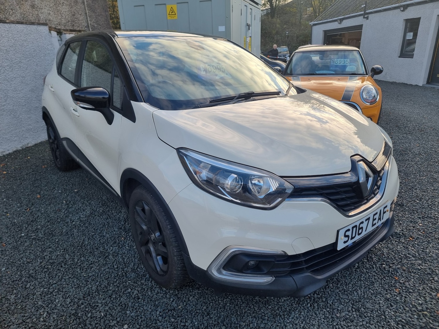 Used Renault Captur 2017 for sale - 76579948: Photo 1