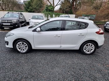 Used Renault Megane 2015 for sale - 76855417: Photo