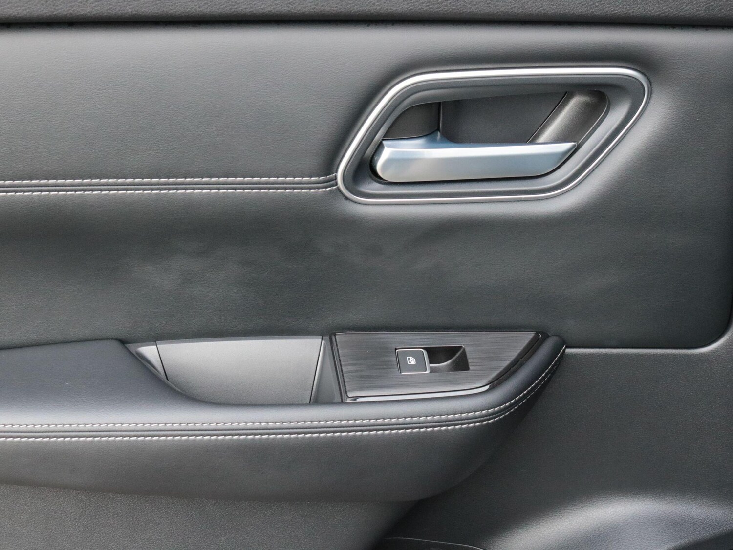 Used Nissan X-Trail for sale - 77538021: Photo 28