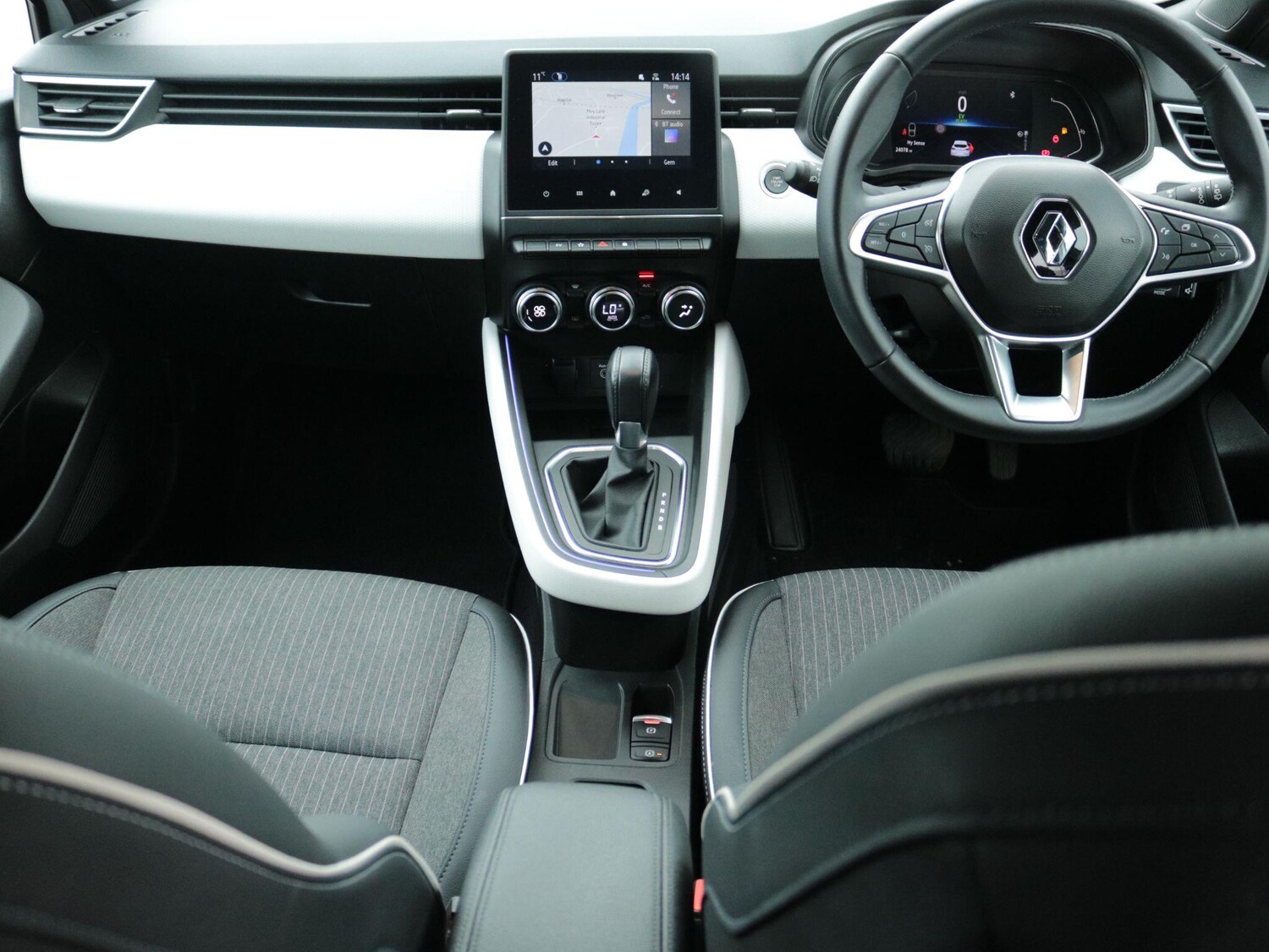 Used Renault Clio for sale - 77671530: Photo 14