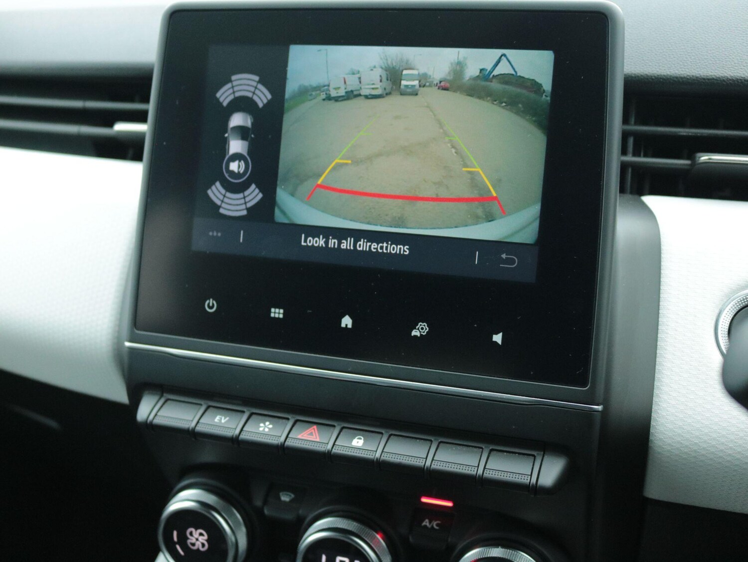 Used Renault Clio for sale - 77671530: Photo 19