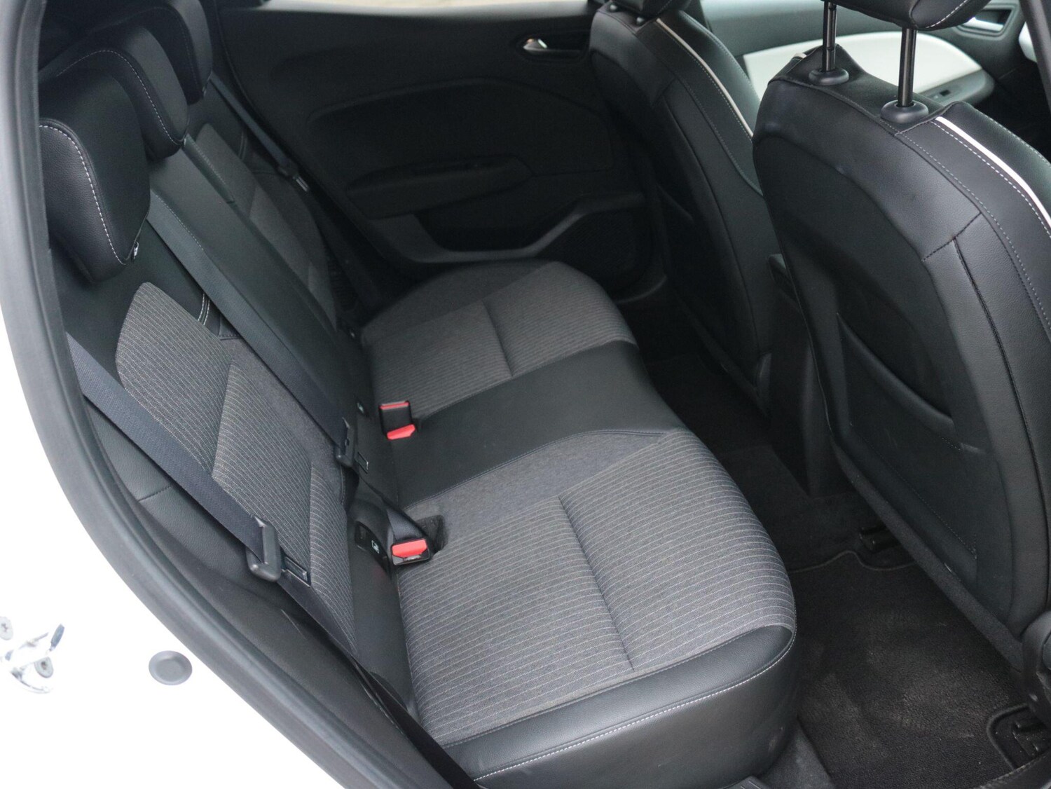 Used Renault Clio for sale - 77671530: Photo 24