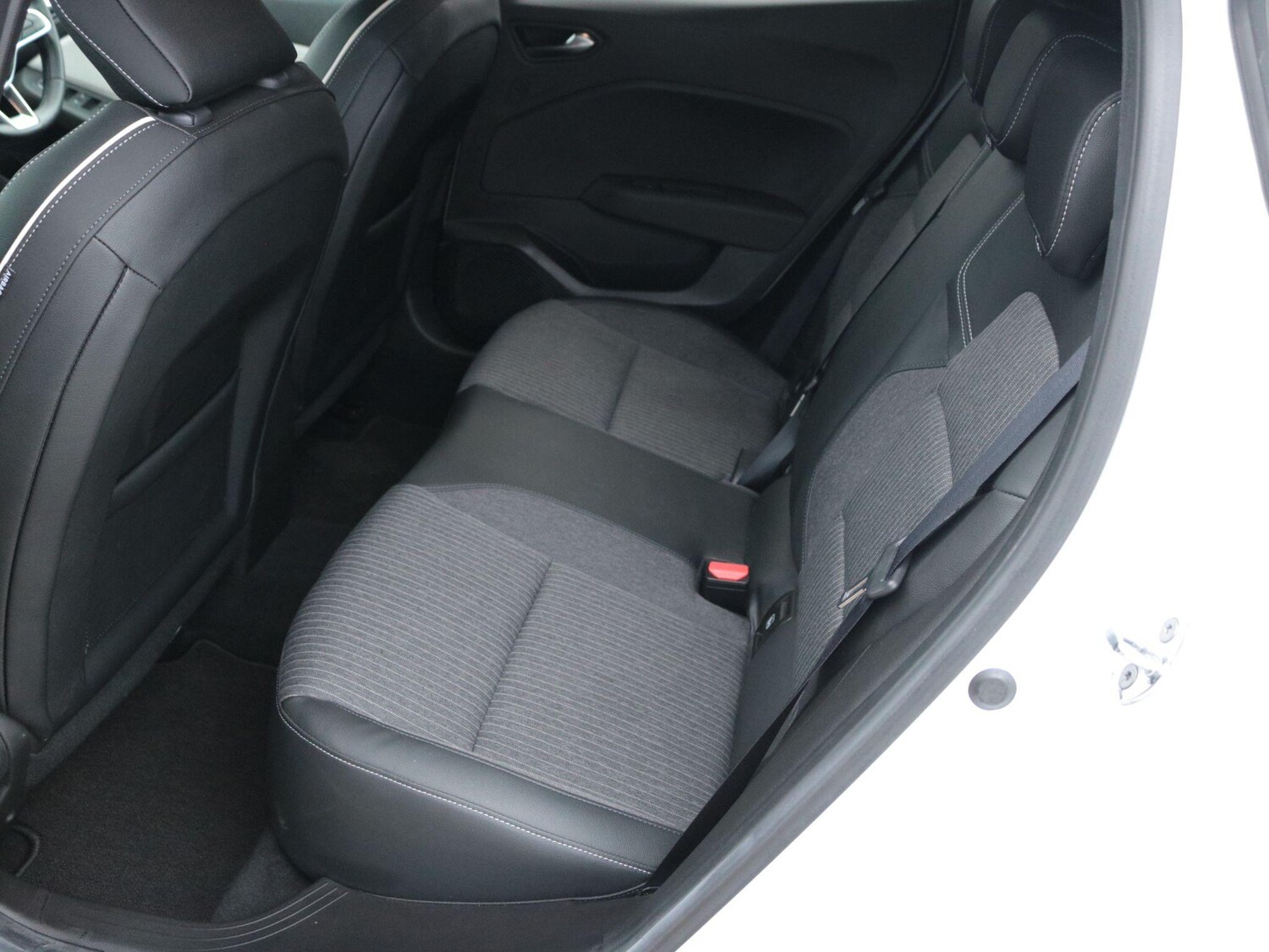 Used Renault Clio for sale - 77671530: Photo 25