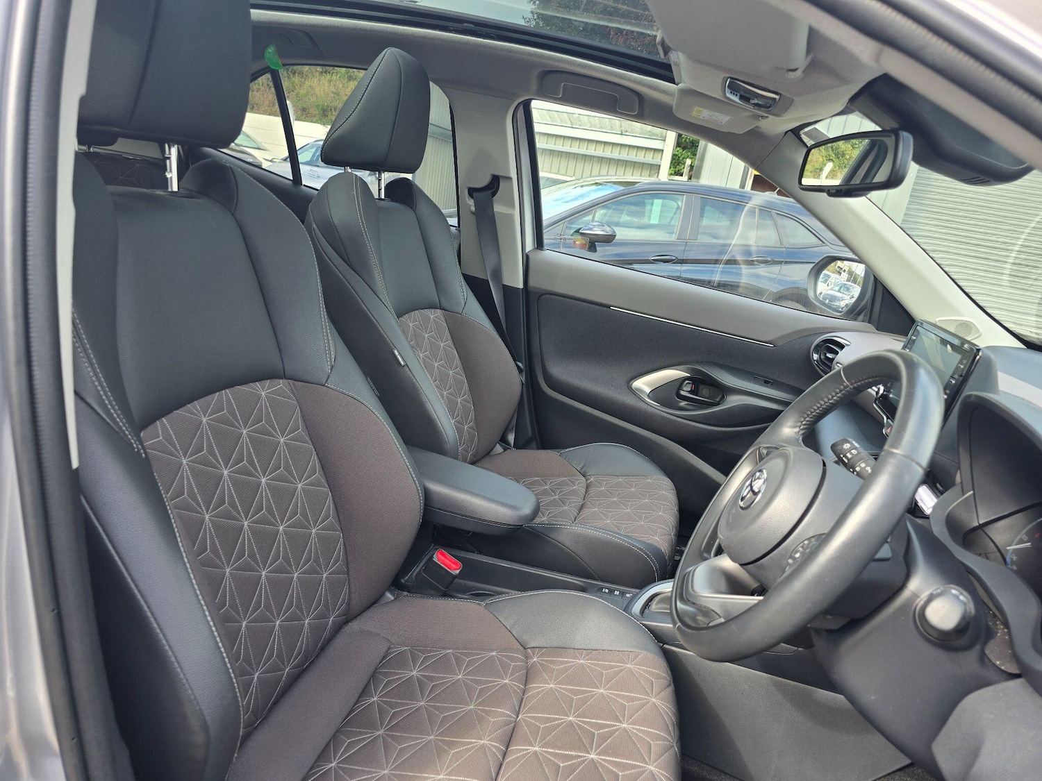 Used Toyota Yaris Cross 2023 for sale - 76108697: Photo 17