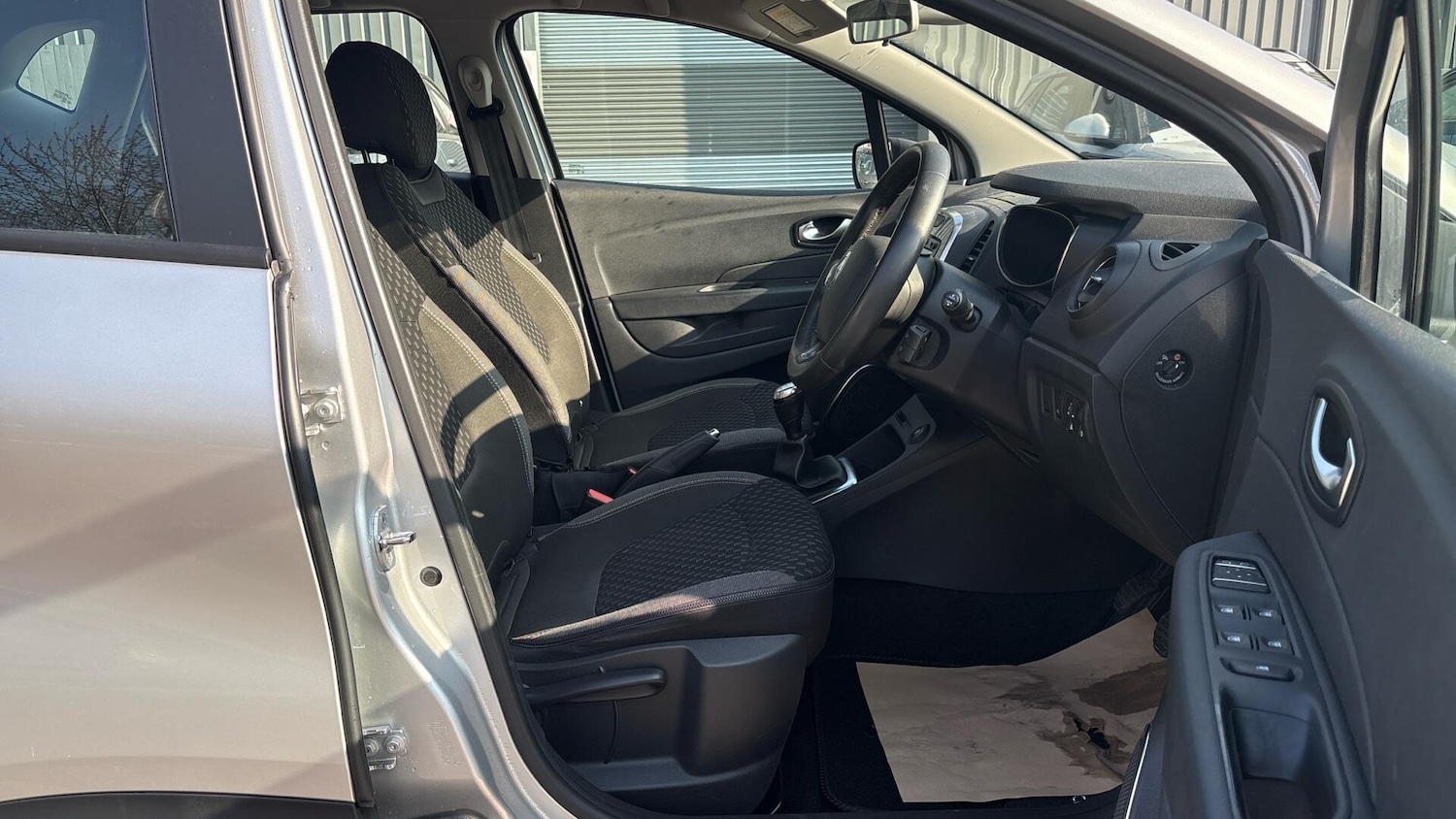 Used Renault Captur 2017 for sale - 77982468: Photo 11