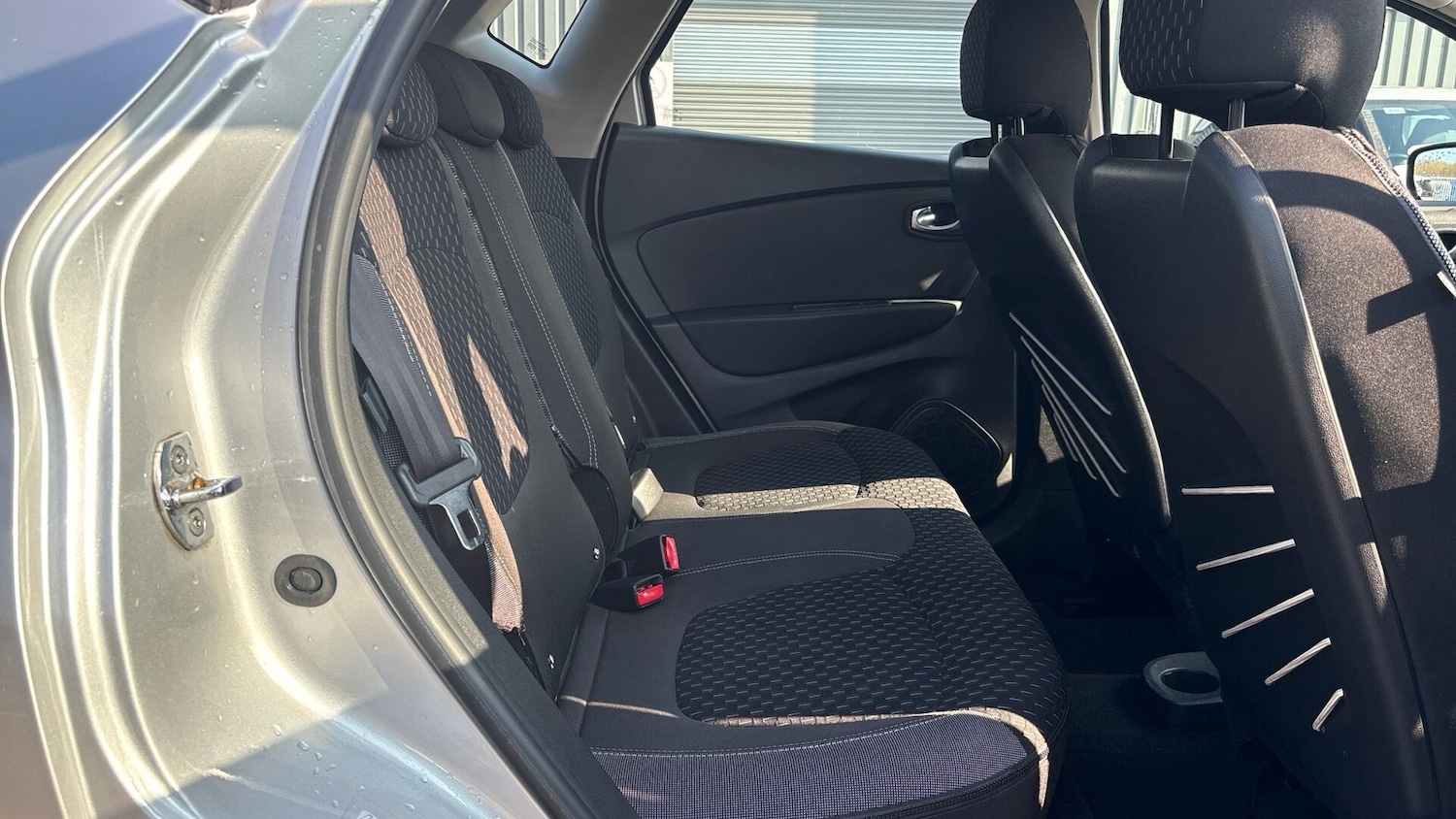 Used Renault Captur 2017 for sale - 77982468: Photo 12