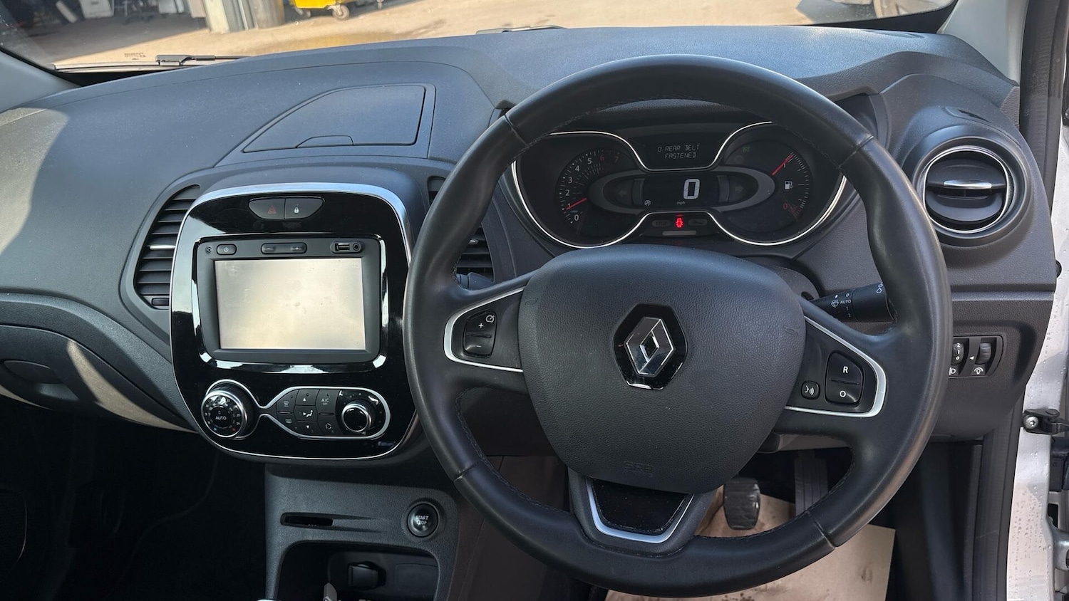 Used Renault Captur 2017 for sale - 77982468: Photo 9