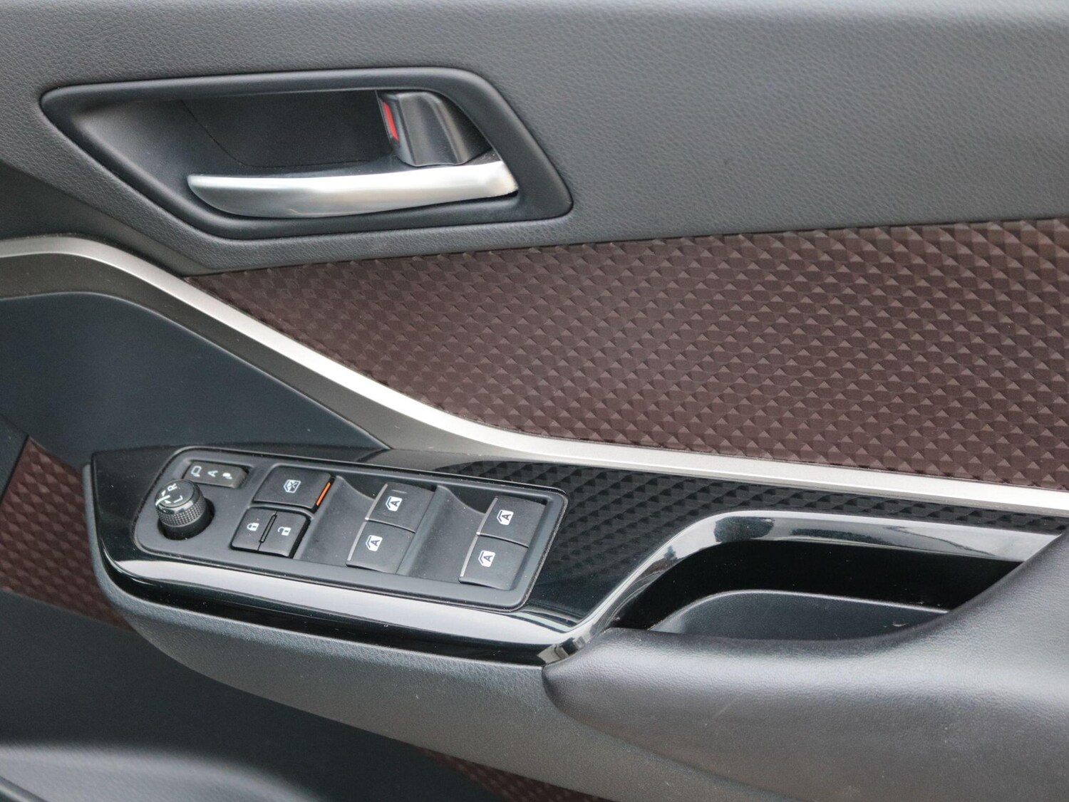 Used Toyota C-HR for sale - 77670758: Photo 26