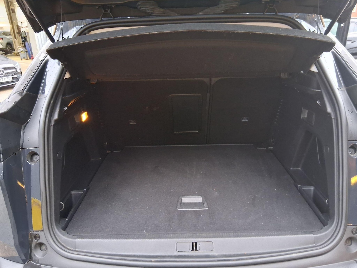 Used Peugeot 3008 2018 for sale - 76399265: Photo 11