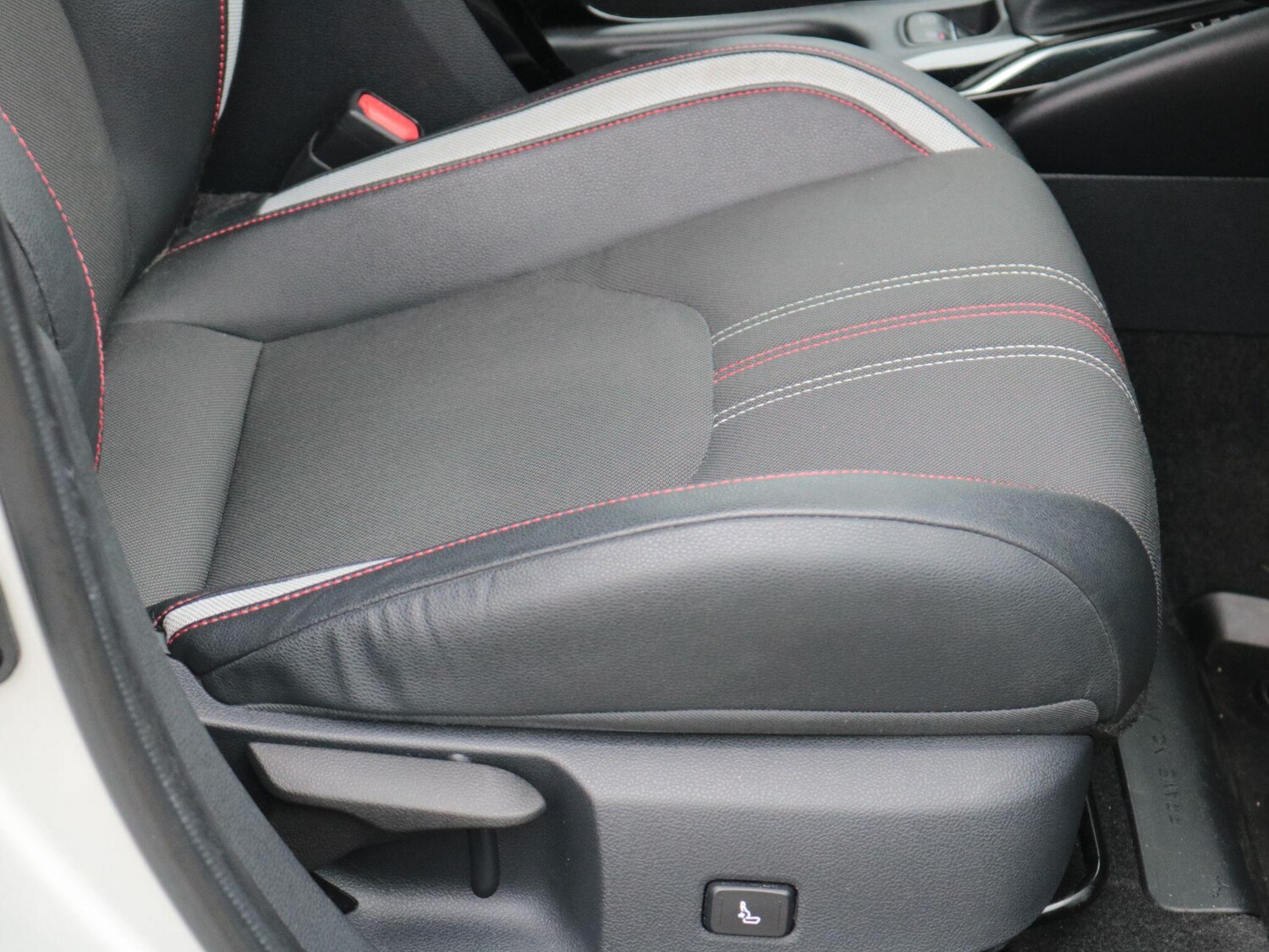 Used Toyota Corolla for sale - 77807624: Photo 30