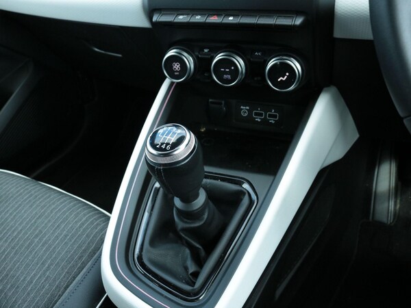 Used Renault Clio 2023 for sale - 75377902: Photo 19