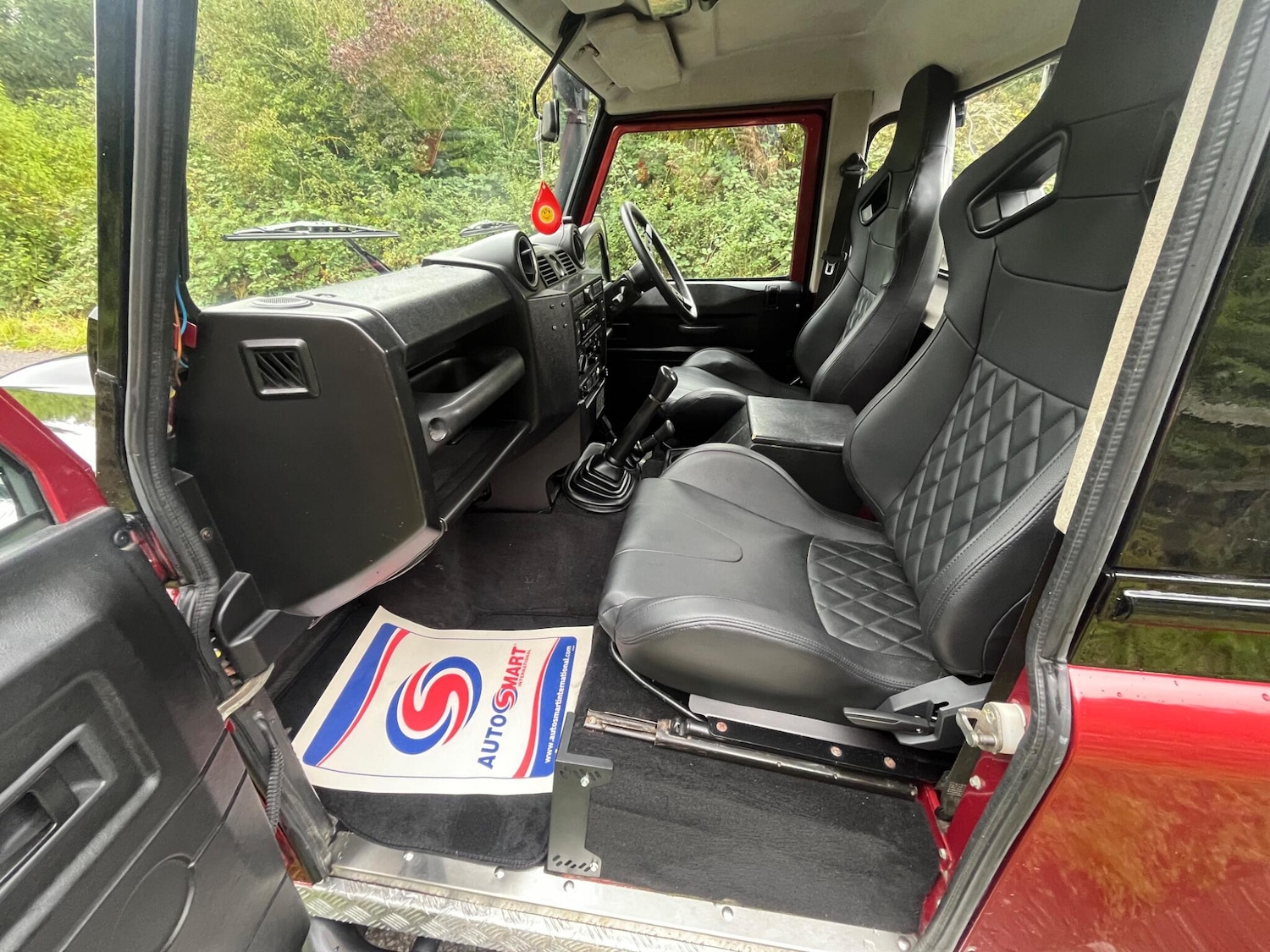 Used Land Rover Defender 90 2011 for sale - 75990440: Photo 15