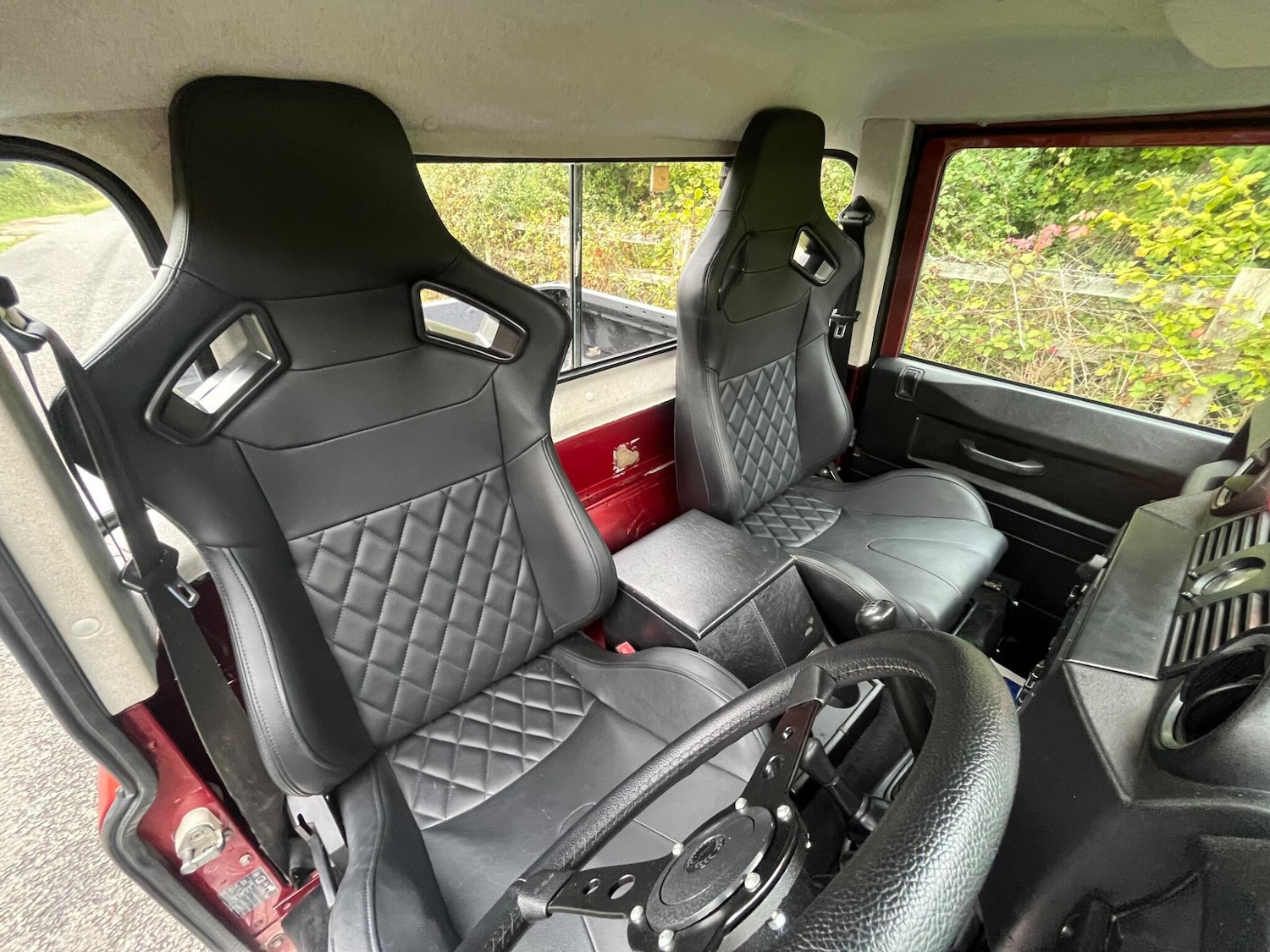 Used Land Rover Defender 90 2011 for sale - 75990440: Photo 2