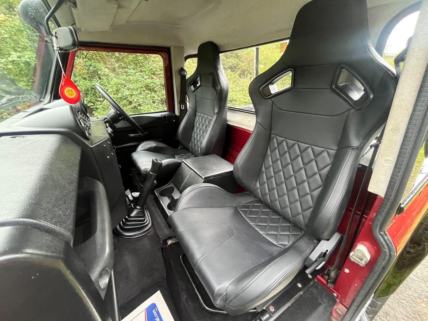 Used Land Rover Defender 90 2011 for sale - 75990440: Photo 3