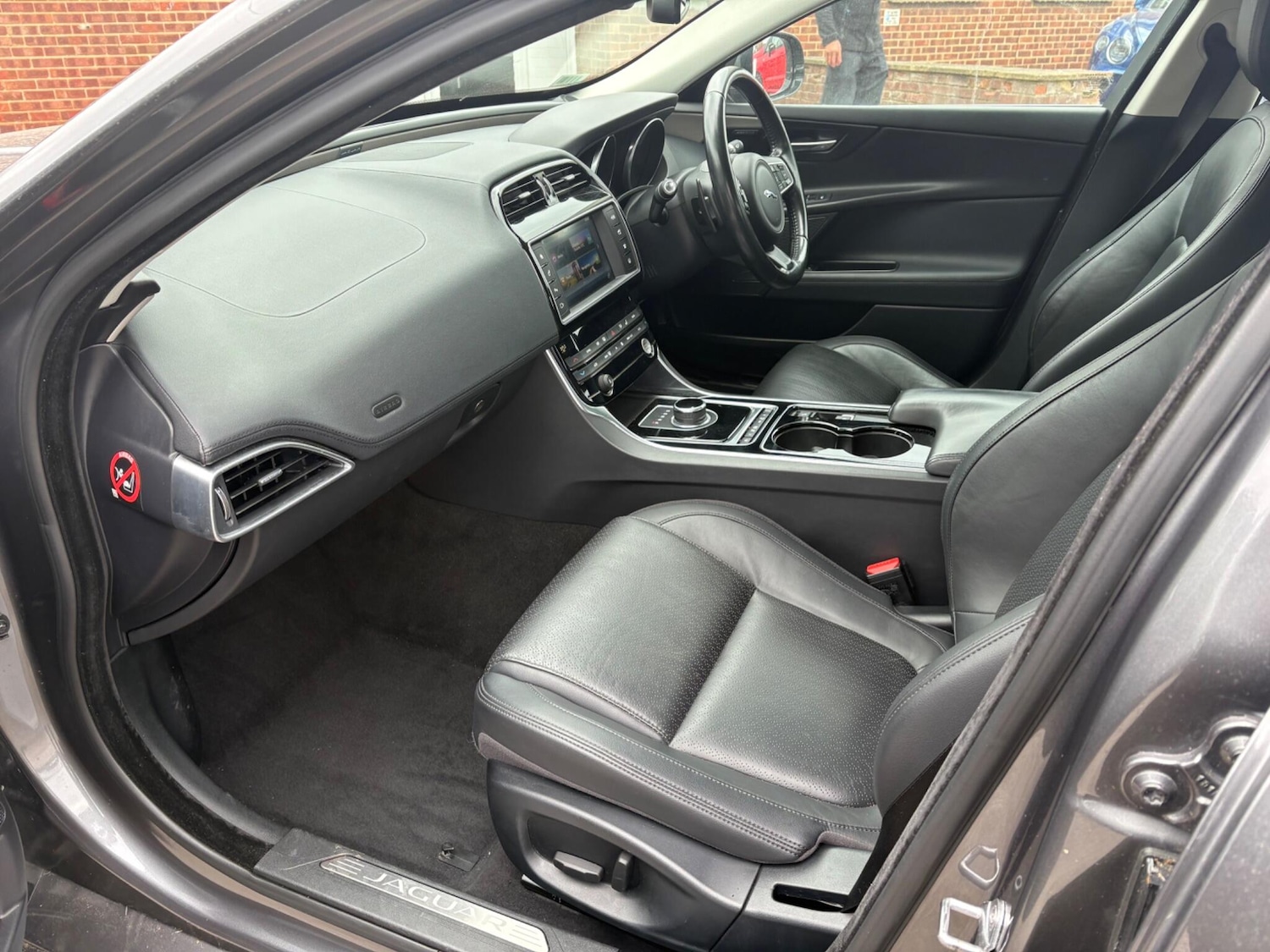 Used Jaguar XE 2016 for sale - 77853605: Photo 13