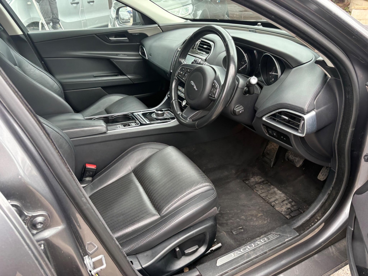 Used Jaguar XE 2016 for sale - 77853605: Photo 14