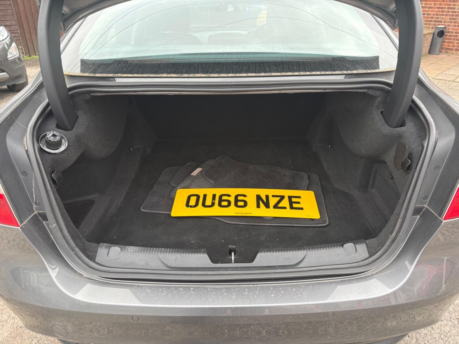 Used Jaguar XE 2016 for sale - 77853605: Photo 17