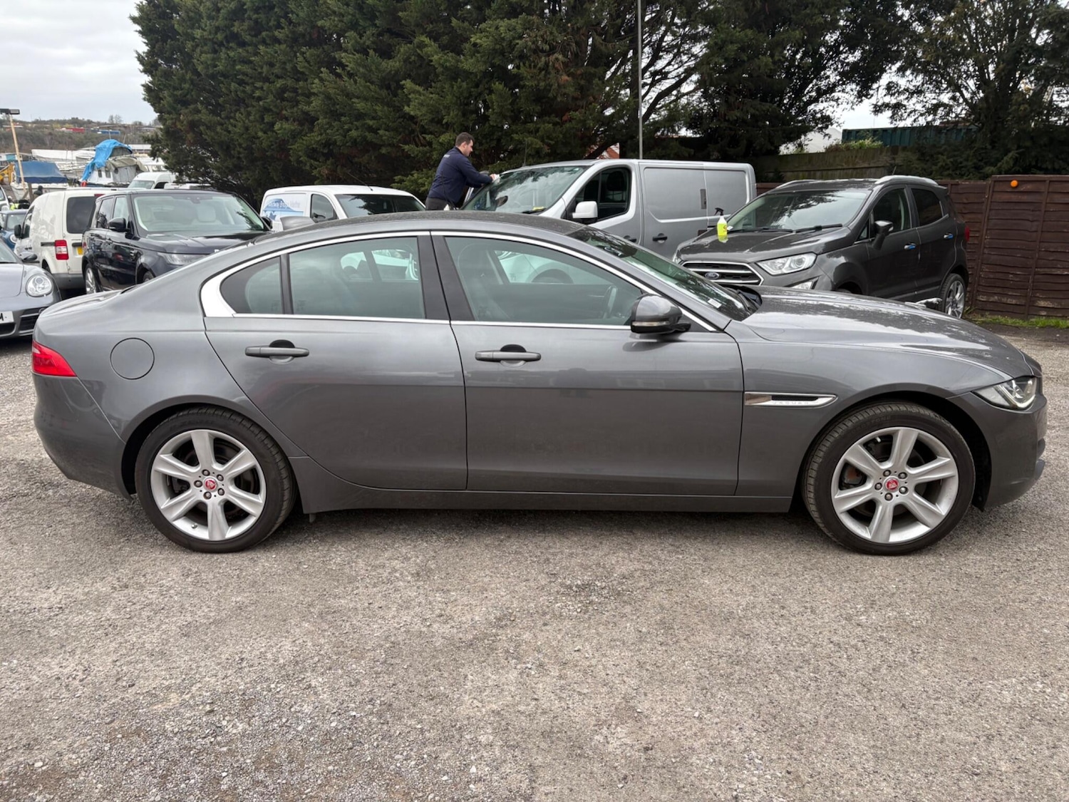 Used Jaguar XE 2016 for sale - 77853605: Photo 5