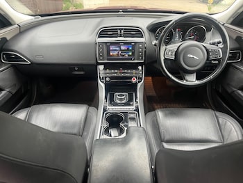 Used Jaguar XE 2016 for sale - 76238841: Photo 2