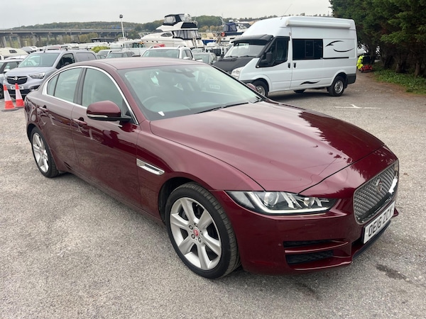 Used Jaguar XE 2016 for sale - 76238841: Photo 5