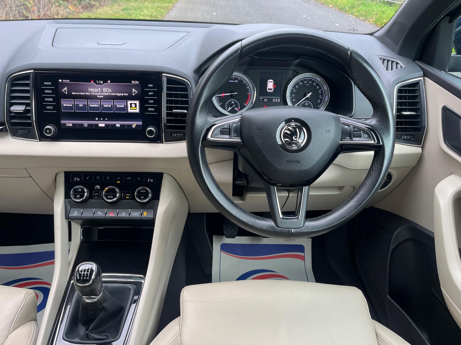 Used Skoda Karoq 2019 for sale - 76306645: Photo 2
