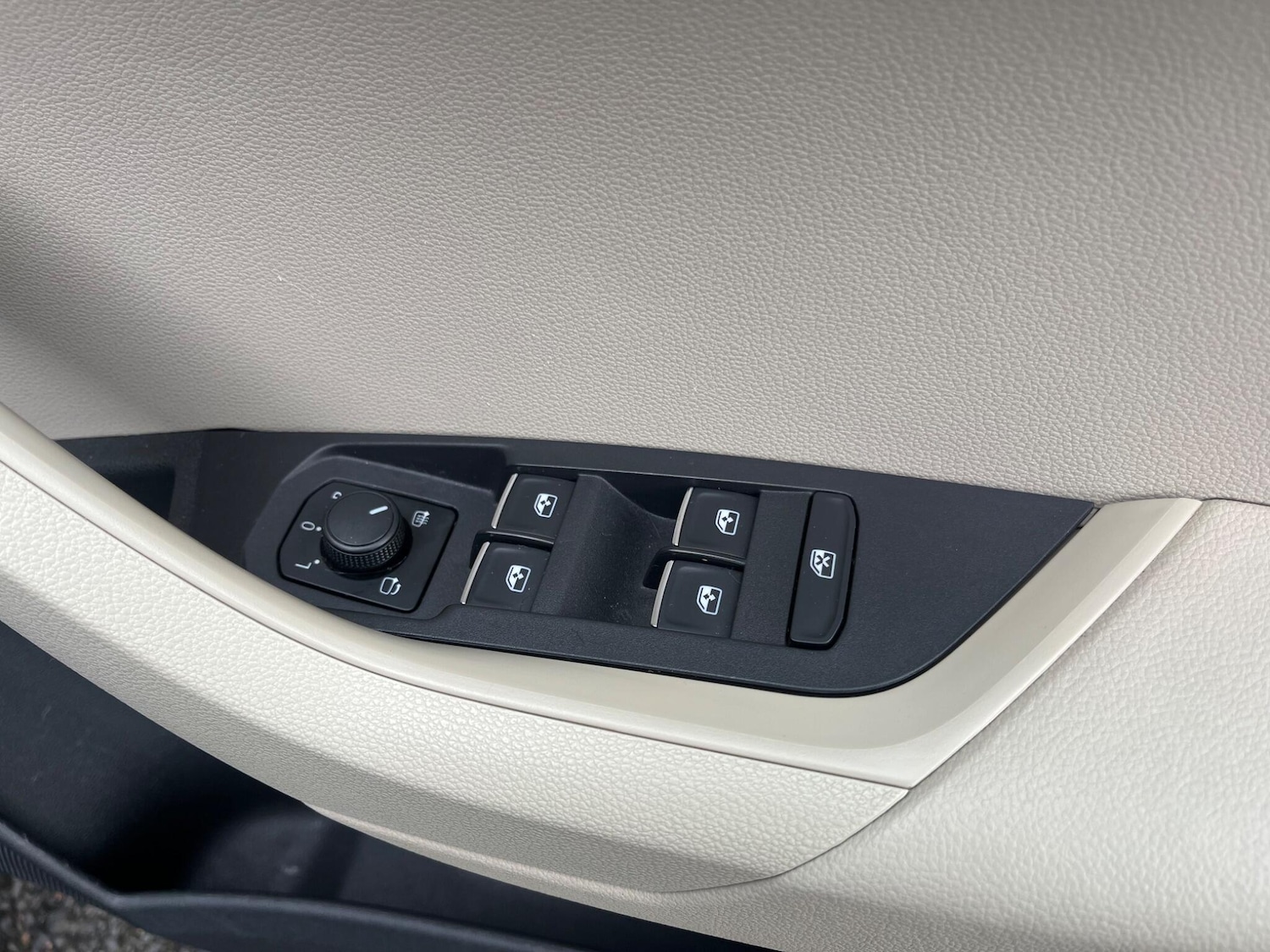 Used Skoda Karoq 2019 for sale - 76306645: Photo 27