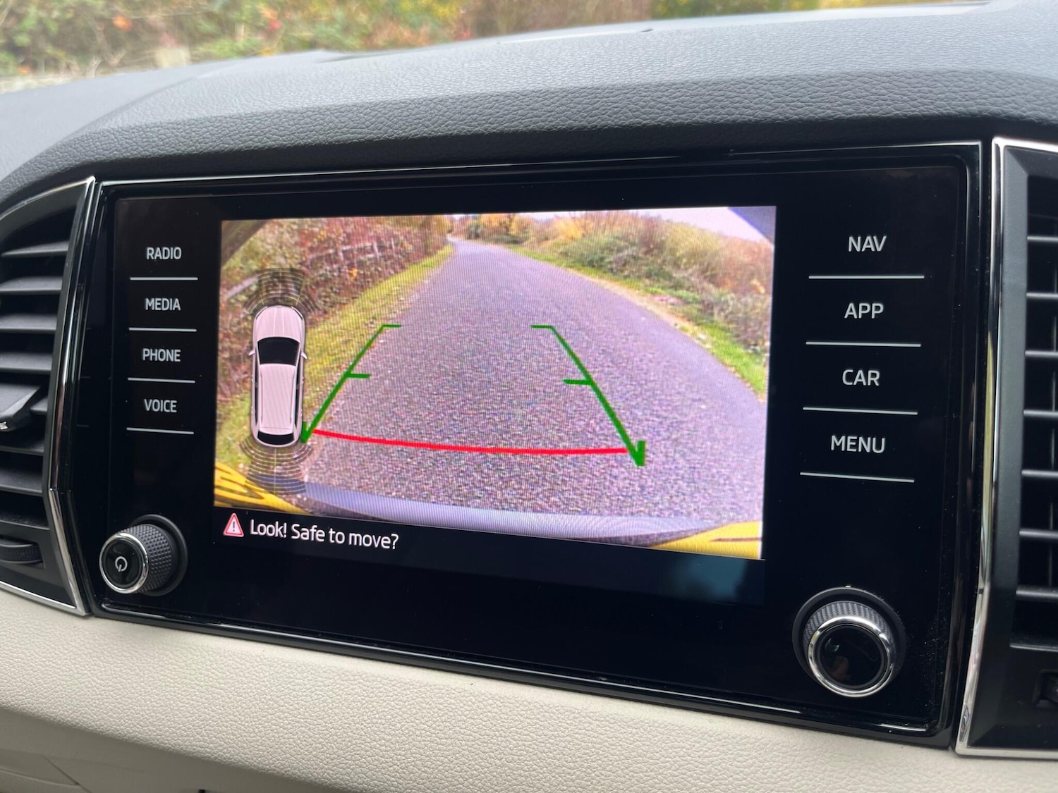 Used Skoda Karoq 2019 for sale - 76306645: Photo 3