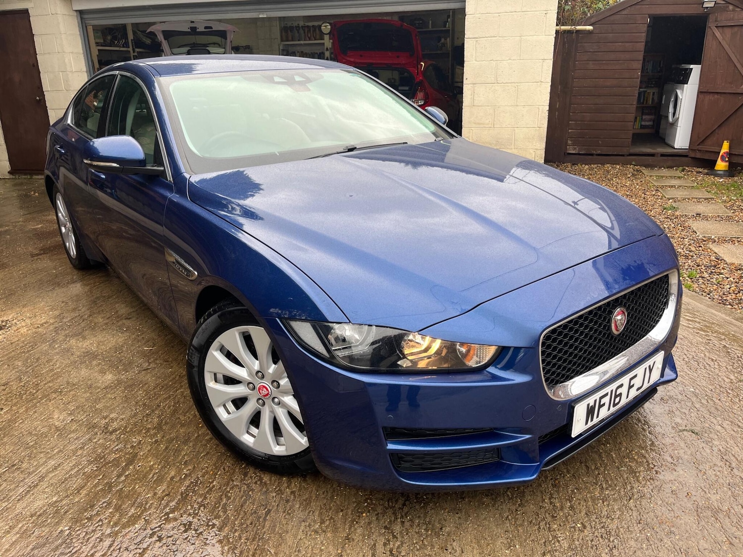 Used Jaguar XE 2016 for sale - 76823539: Photo 1