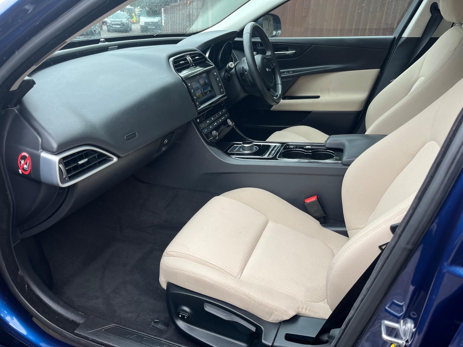 Used Jaguar XE 2016 for sale - 76823539: Photo 16