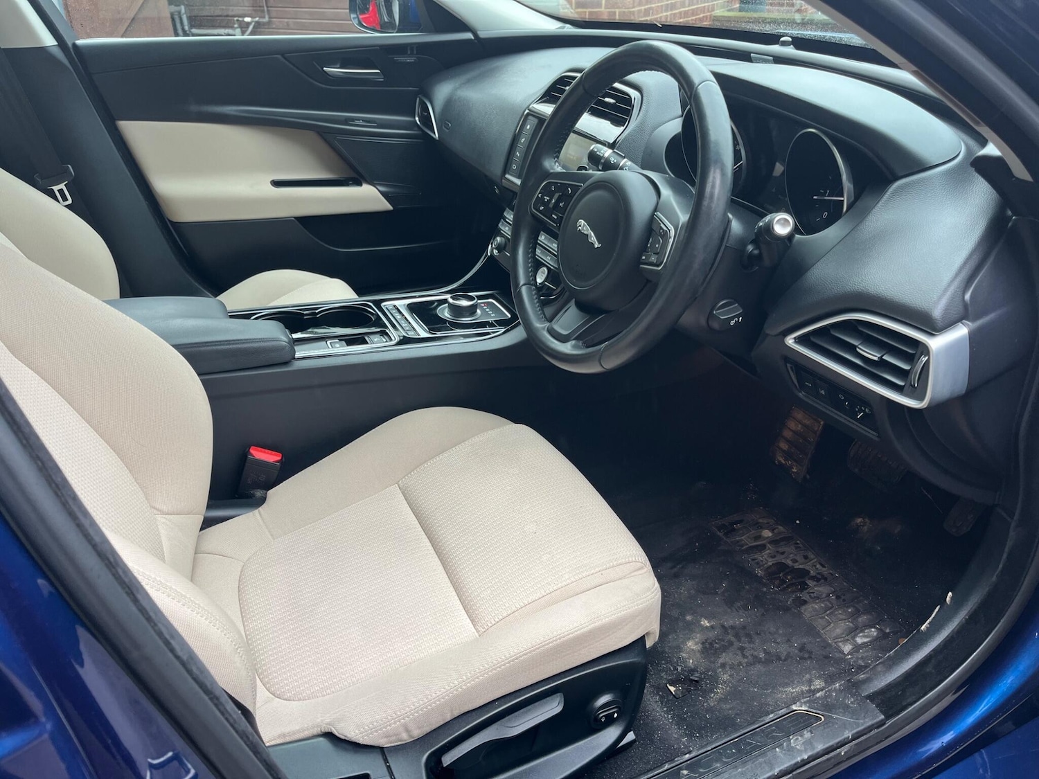 Used Jaguar XE 2016 for sale - 76823539: Photo 17