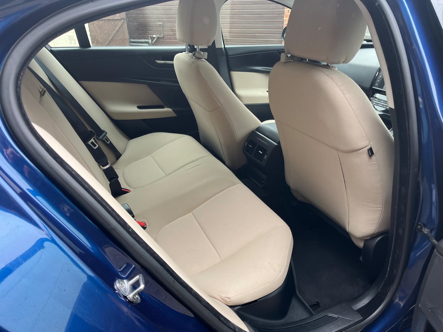 Used Jaguar XE 2016 for sale - 76823539: Photo 19