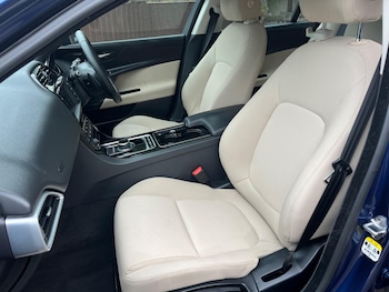 Used Jaguar XE 2016 for sale - 76823539: Photo