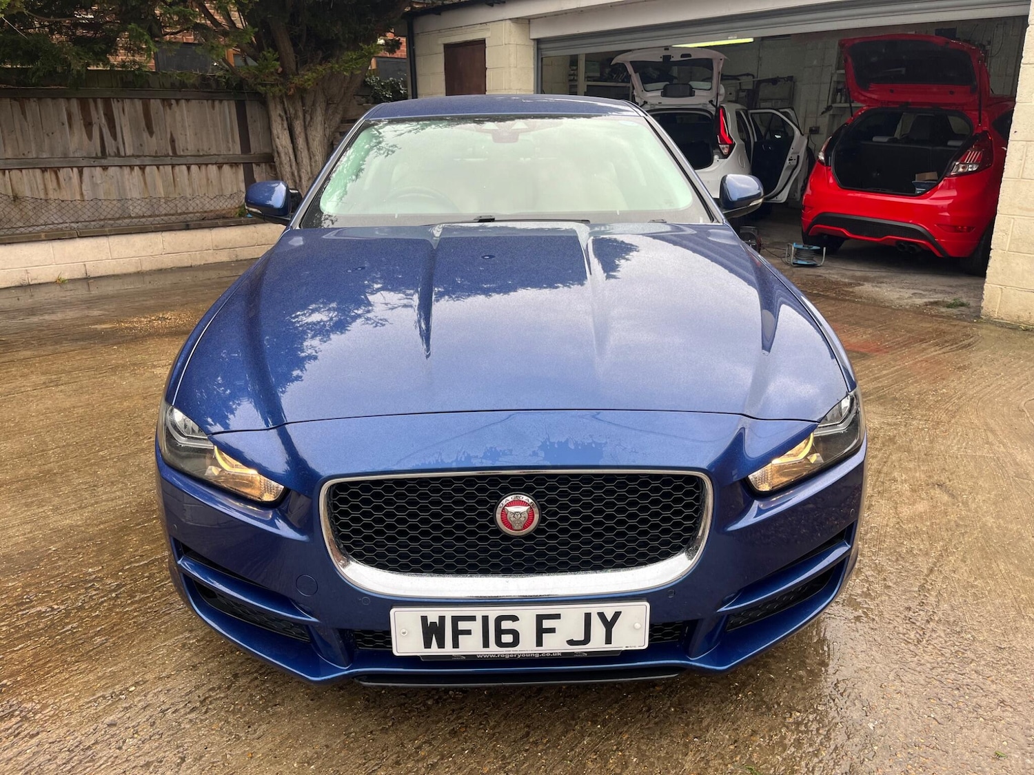 Used Jaguar XE 2016 for sale - 76823539: Photo 9